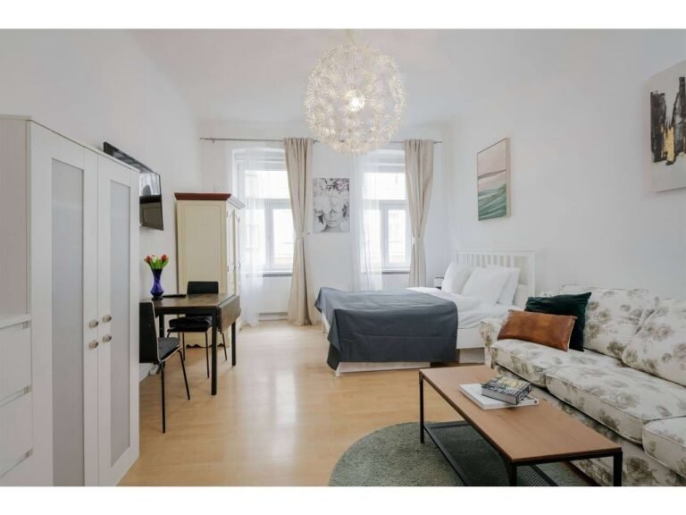 Ap. 03 Belvedere & Central Station, Quiet & Central